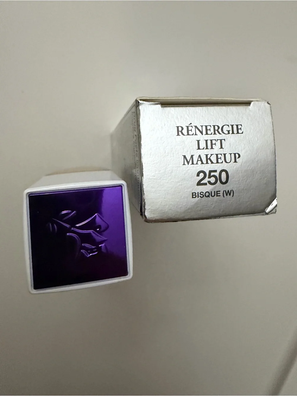 Lancôme Rénergie Lift Makeup Foundation Shade: 250 Bisque (W) SPF 27-EXP 6/2028